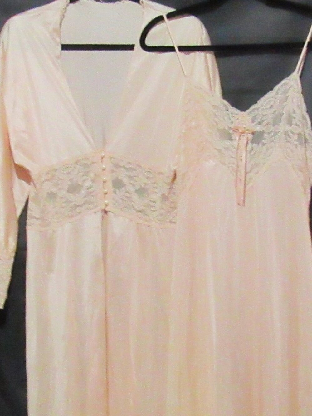 Vintage Undercover Wear Silky Luxe Nylon Negligee/Gown & Robe Peignoir M ZA219